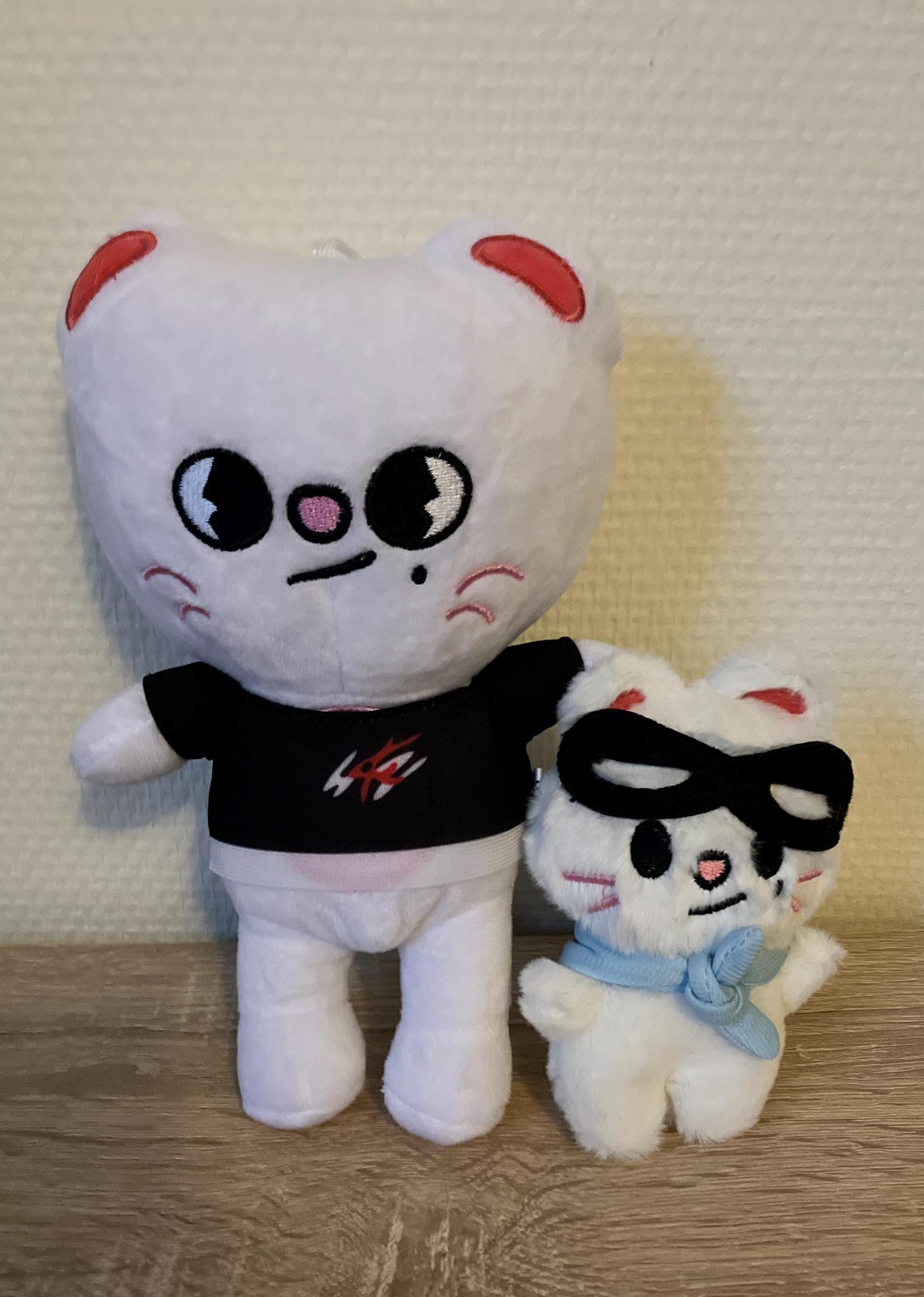 Hyunjin / Hwang Hyunjin Skzoos, Jiniret Set Present, Pilot Skzoo