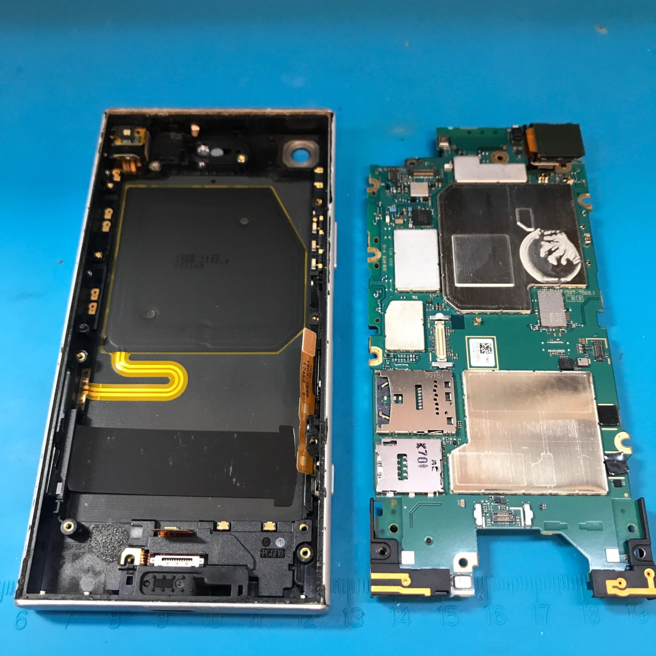 SONY Xperia XZ1 Compact docomo SO-02K バッテリー交換