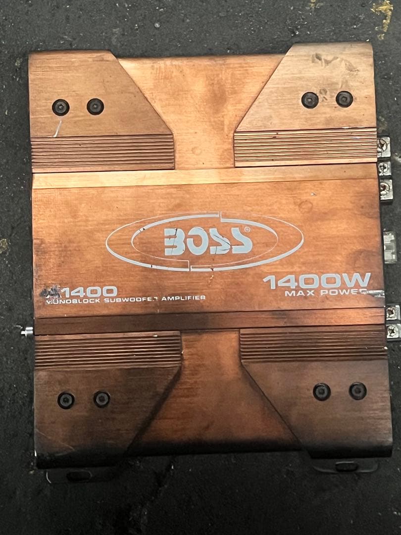 BOSS 1400W モノブロック サブウーファー アンプ 動作未確認 ジャンク BOSS 1400W モノブロック サブウーファー アンプ 動作未確認 ジャンク