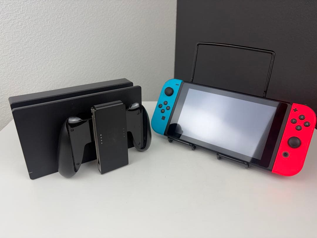 NintendoSwitch 本体　美品　ネオン Nintendo Switch 本体【Joy-Con(L) ネオンブルー/(R) ネオンレッド