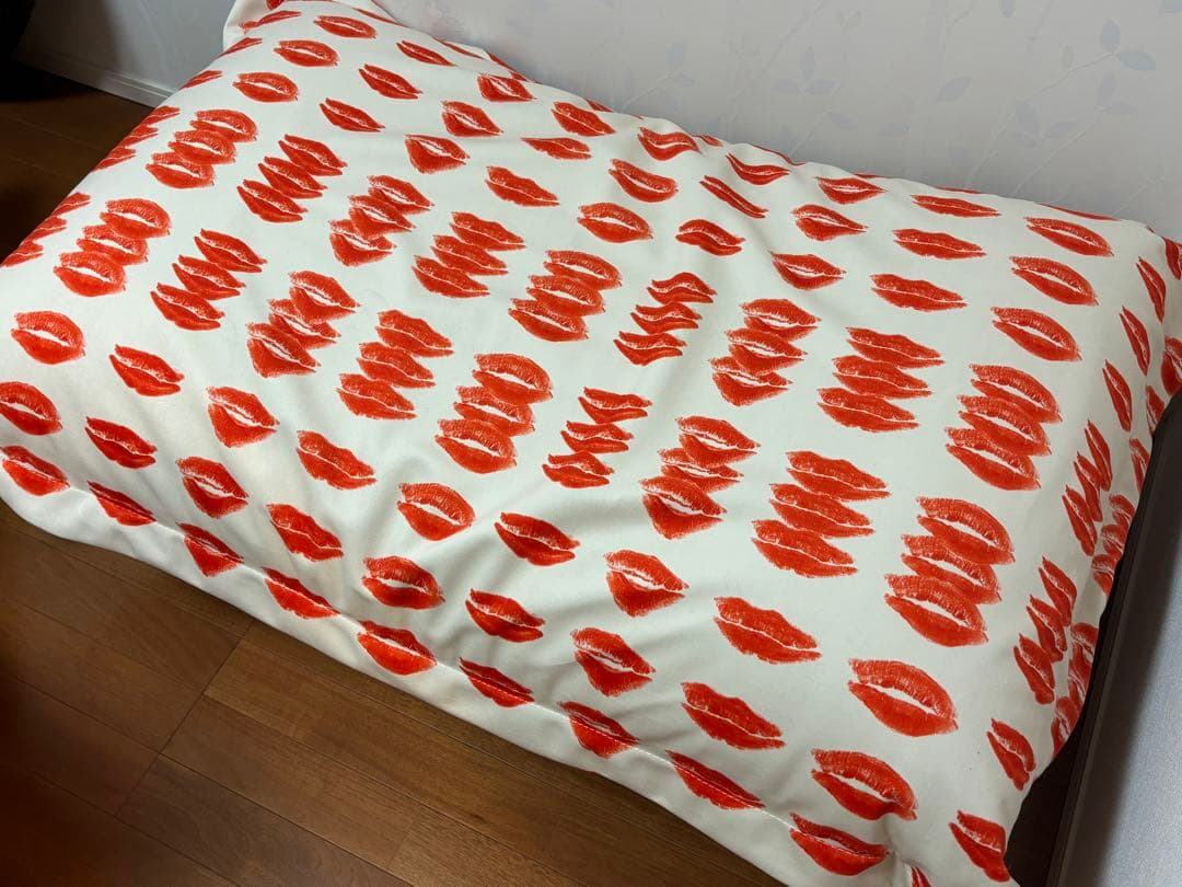 【新品未使用】リーンロゼ　とんだ林蘭　キスマーク　パフ　正規店購入 大好評の「とんだ林蘭×リーン・ロゼ」コラボ！第2弾は、《見る距離