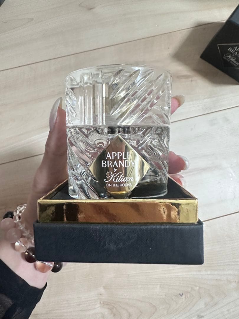 キリアンKILIAN Apple brandy 専用ボックス付き Kilian Apple Brandy On The Rocks Eau de Parfum | FragranceNet.com®