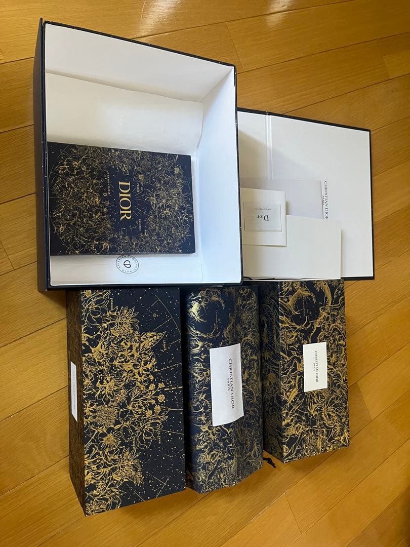 DIOR クリスマスコフレ 2022 ディオール×クリスマスコフレ2022】大人気「サンク クルール